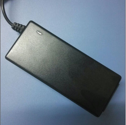Laptop-Adapter 19V 3.4A Tischplattenstromadapter-IEC320/C14 für PC Computer