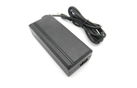 12V 2A Wechselstrom zu DC-Stromadapter über gegenwärtigem/konstantem Strom 5.5x2.1mm