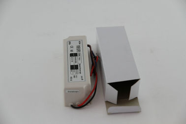 Wasserdichter Fahrer 120V IP67 60W konstanter Spannungs-LED Wechselstrom, lokalisierter Kunststoffkoffer