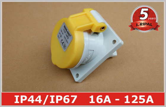 Winkliges Gremium brachte Wirtschaftsmacht-Sockelschalter 110V 16A IP44 3 Pin für Marinesoldaten an